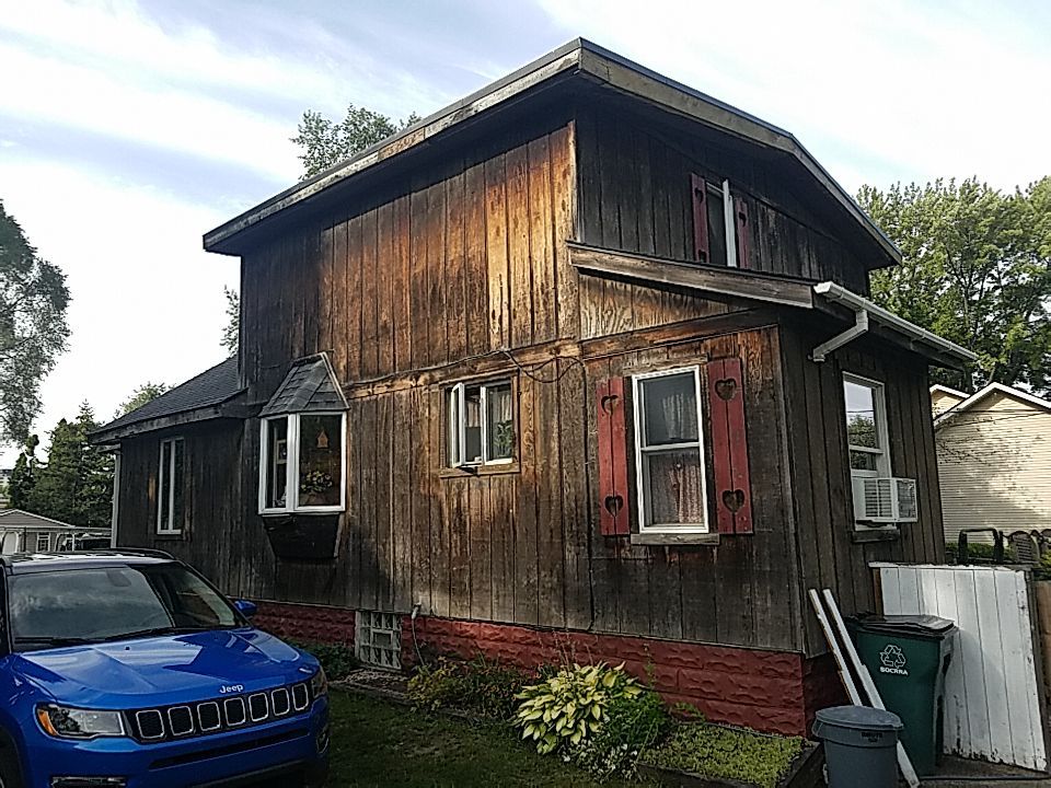 Vinyl Siding Clawson Michigan Oakland County Before